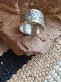 Bague en argent sterling faite main par un Amérindien