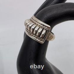 Bague en argent sterling ribbed avec signature Navajo amérindienne taille 7