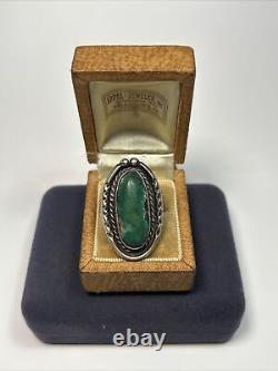 Bague ovale tribale en argent sterling et turquoise verte des Amérindiens Navajo