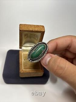 Bague ovale tribale en argent sterling et turquoise verte des Amérindiens Navajo