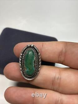 Bague ovale tribale en argent sterling et turquoise verte des Amérindiens Navajo