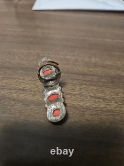 Bague vintage amérindienne Zuni/Navaho en corail avec 5 coraux