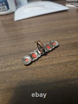 Bague vintage amérindienne Zuni/Navaho en corail avec 5 coraux