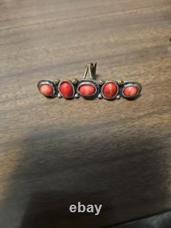 Bague vintage amérindienne Zuni/Navaho en corail avec 5 coraux