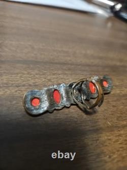 Bague vintage amérindienne Zuni/Navaho en corail avec 5 coraux