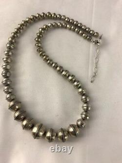 Banc Emboîté Main Perles Navajo Gradué Perles Argent Sterling Collier De Perles 24