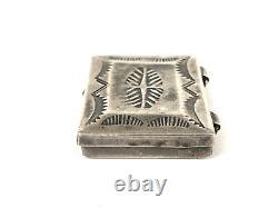 Boîte à pilules Navajo vintage estampillée en argent sterling 925 faite main par un Amérindien natif