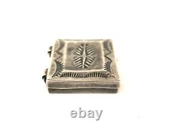 Boîte à pilules Navajo vintage estampillée en argent sterling 925 faite main par un Amérindien natif