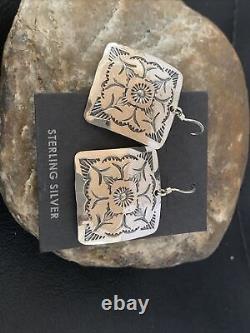 Boucles D'oreilles Manufacturées En Argent Sterling Stamped Navajo 1192