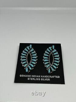Boucles d'oreilles clou en argent sterling faites à la main par des Amérindiens Navajo avec turquoise de Kingman