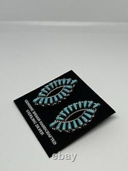 Boucles d'oreilles clou en argent sterling faites à la main par des Amérindiens Navajo avec turquoise de Kingman