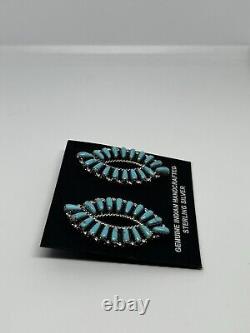 Boucles d'oreilles clou en argent sterling faites à la main par des Amérindiens Navajo avec turquoise de Kingman
