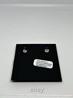 Boucles d'oreilles clou en argent sterling faites à la main par des Amérindiens Navajo avec turquoise de Kingman