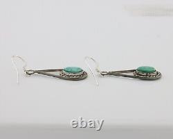 Boucles d'oreilles pendantes Navajo en argent 925 et turquoise naturelle de l'artiste amérindien C. des années 80