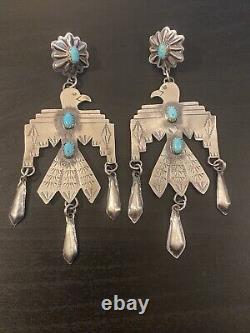 Boucles d'oreilles pendantes en argent sterling faites à la main par les Navajos amérindiens avec turquoise
