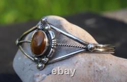 Bracelet en argent sterling avec œil de tigre Navajo Amérindien Marie B