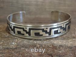 Bracelet en argent sterling avec pétroglyphes amérindiens par Begay