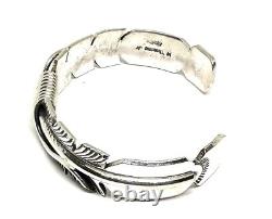 Bracelet en argent sterling fait main Navajo avec motif de plume amérindien