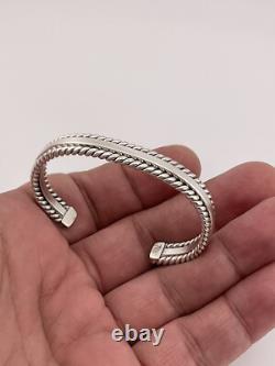 Bracelet en argent sterling tordu de Navajo Amérindien par Elaine Tahe