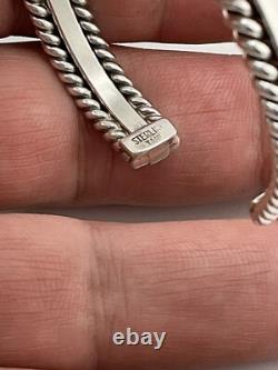 Bracelet en argent sterling tordu de Navajo Amérindien par Elaine Tahe