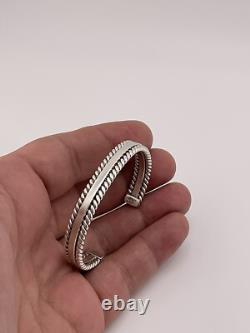 Bracelet en argent sterling tordu de Navajo Amérindien par Elaine Tahe