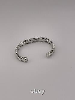 Bracelet en argent sterling tordu de Navajo Amérindien par Elaine Tahe
