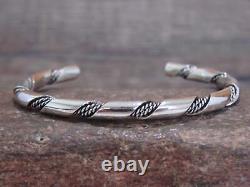 Bracelet en argent sterling torsadé amérindien Navajo par Tahe