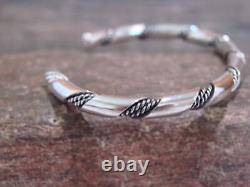 Bracelet en argent sterling torsadé amérindien Navajo par Tahe