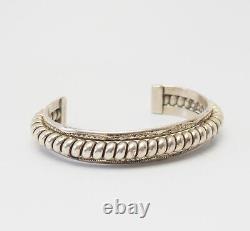 Bracelet en argent sterling vintage lourd de détail en spirale amérindien Navajo par Tahe