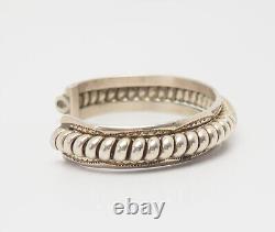 Bracelet en argent sterling vintage lourd de détail en spirale amérindien Navajo par Tahe