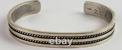 Bracelet jonc en argent sterling Navajo amérindien signé Tahe 6,25