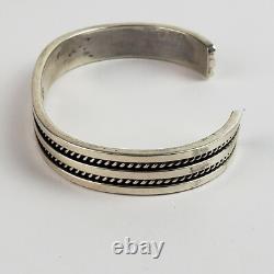Bracelet jonc en argent sterling Navajo amérindien signé Tahe 6,25