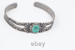 Bracelet jonc en turquoise Navajo amérindien des années 1940 en argent 925 Taille 6 À LIRE