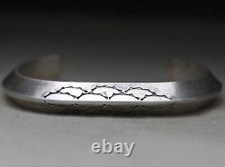 Bracelet manchette carénée en argent sterling amérindien Navajo vintage