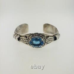 Bracelet manchette en argent sterling avec topaze bleue, Navajo américain Russell Sam