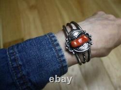 Bracelet manchette en argent sterling et corail de style amérindien Navajo vintage
