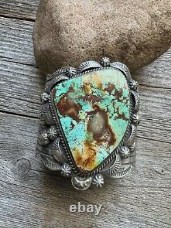 Bracelet manchette en argent sterling et turquoise Royston des Navajos.