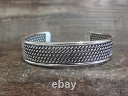 Bracelet manchette en argent sterling tordu amérindien par Tahe Bracelet manchette en argent sterling tordu amérindien par Tahe