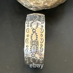 Bracelet manchette estampillé en argent sterling amérindien Navajo 17459