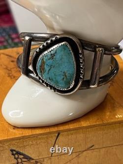 Bracelet manchette natif américain en argent sterling vintage signé et turquoise Navajo