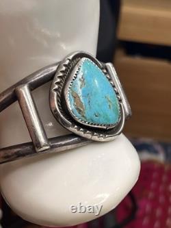 Bracelet manchette natif américain en argent sterling vintage signé et turquoise Navajo