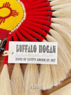 Bustle en crin de cheval amérindien avec perles, régalia navajo rouge et jaune