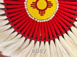 Bustle en crin de cheval amérindien avec perles, régalia navajo rouge et jaune