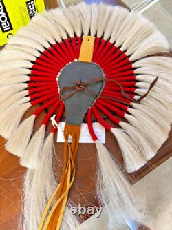 Bustle en crin de cheval amérindien avec perles, régalia navajo rouge et jaune