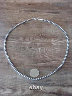 Collier Navajo en perles rondes de 22 pouces, enfilées à la main par un Amérindien I. John