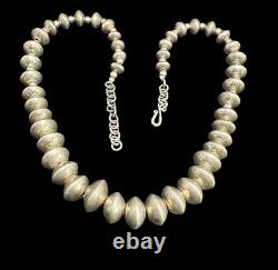Collier ajustable en perles d'argent sterling vintage des Amérindiens Navajo