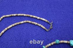 Collier de coquillage avec perles heishi en turquoise et nuggets navajos amérindiens vintage 14