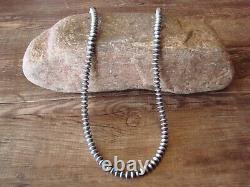 Collier de perles en argent sterling en saucer Navajo fait main de 22 pouces