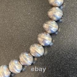 Collier de perles en argent sterling fait main de style Navajo, 17.5 pouces, vintage 39.3g