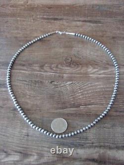 Collier de perles navajo rondes 22 rangs enfilées à la main par un Amérindien I. John